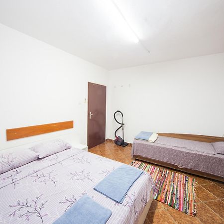 Appartamento Center - Basic Flat - 10 Min To The Beach Burgas Esterno foto
